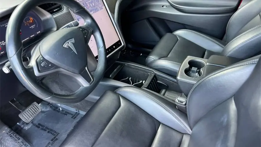 2018 Tesla Model X 5YJXCDE29JF100270