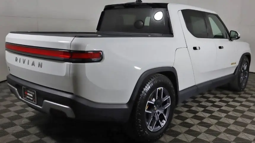 2022 Rivian R1T 7FCTGAAL8NN000890