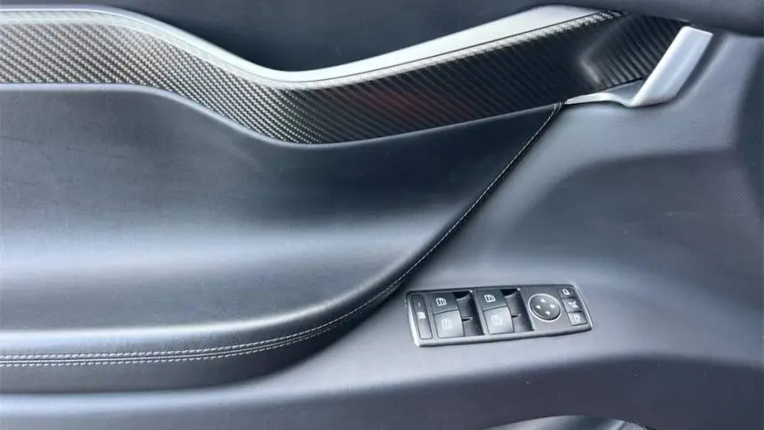 2018 Tesla Model X 5YJXCDE29JF100270