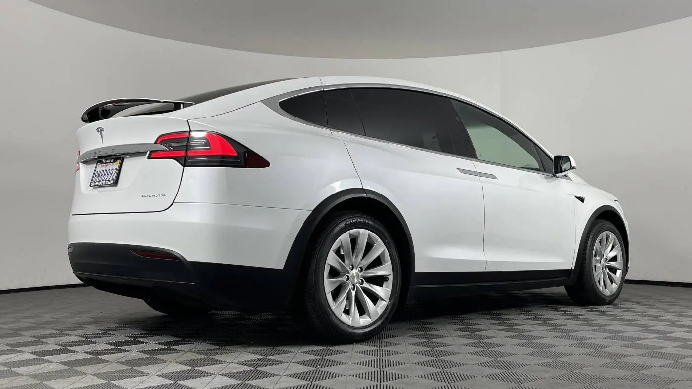 2019 Tesla Model X 5YJXCBE2XKF205602