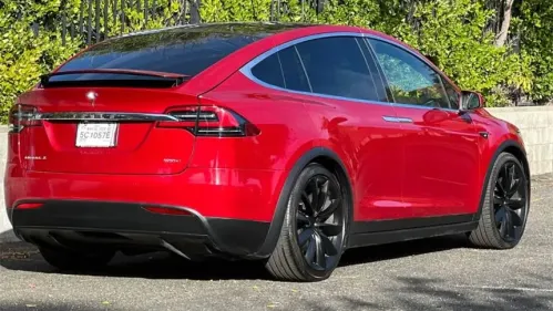 2018 Tesla Model X 5YJXCDE29JF100270