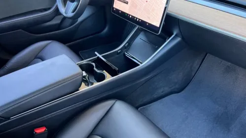 2018 Tesla Model 3 5YJ3E1EB1JF084671