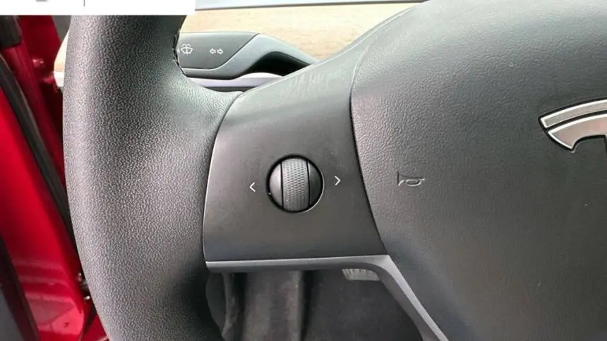 2021 Tesla Model Y 5YJYGDEE2MF072268