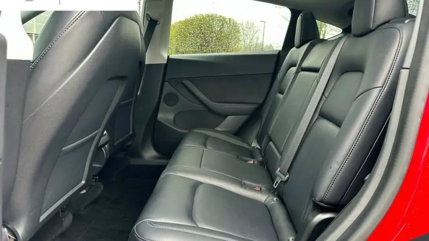 2021 Tesla Model Y 5YJYGDEE2MF072268