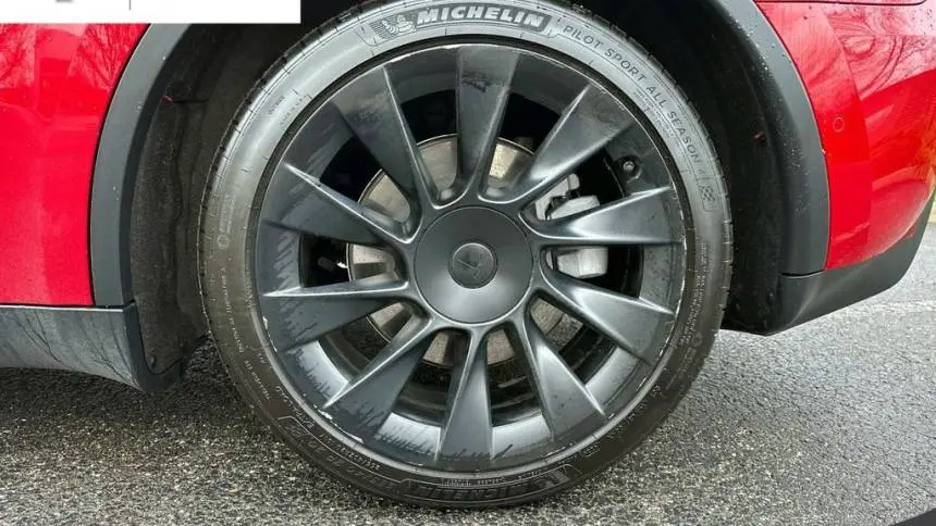 2021 Tesla Model Y 5YJYGDEE2MF072268