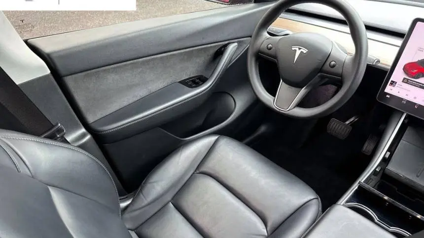 2021 Tesla Model Y 5YJYGDEE2MF072268