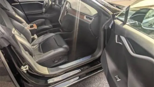 2017 Tesla Model S 5YJSA1E11HF196606
