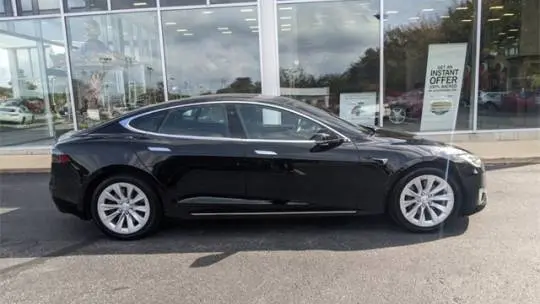 2017 Tesla Model S 5YJSA1E11HF196606
