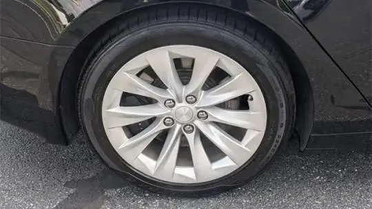 2017 Tesla Model S - Images - 8