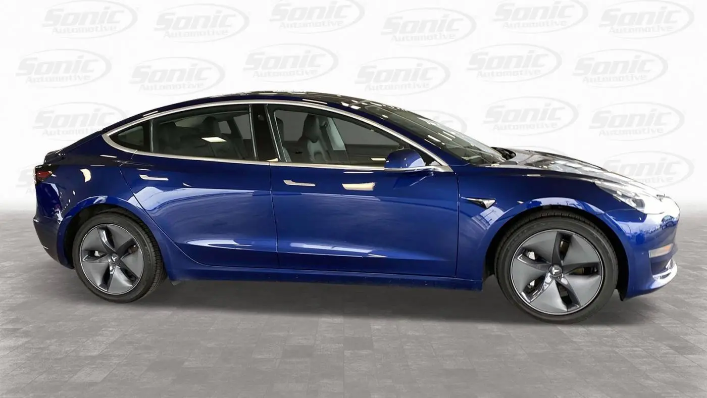 2020 Tesla Model 3 5YJ3E1EA2LF745697