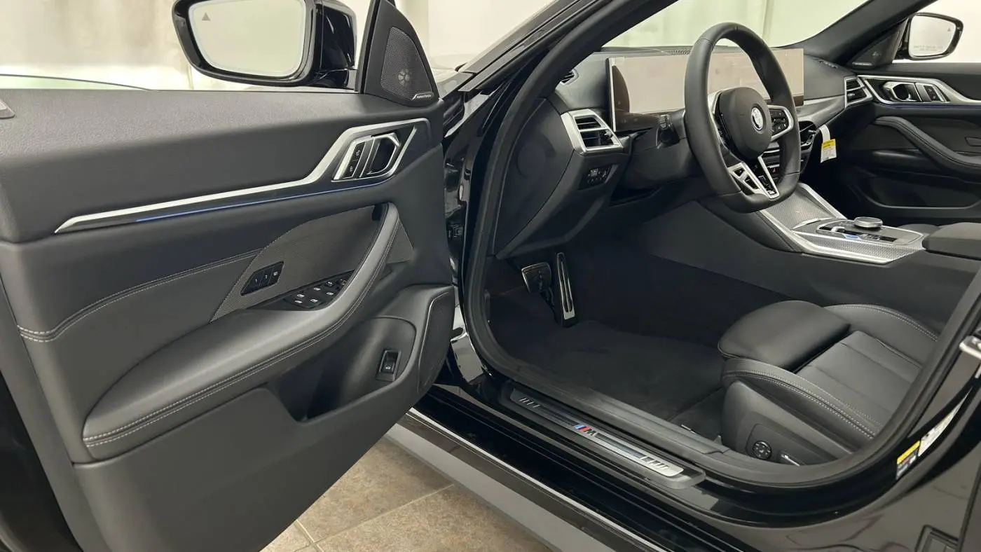 2025 BMW i4 WBY43HD04SFU87736