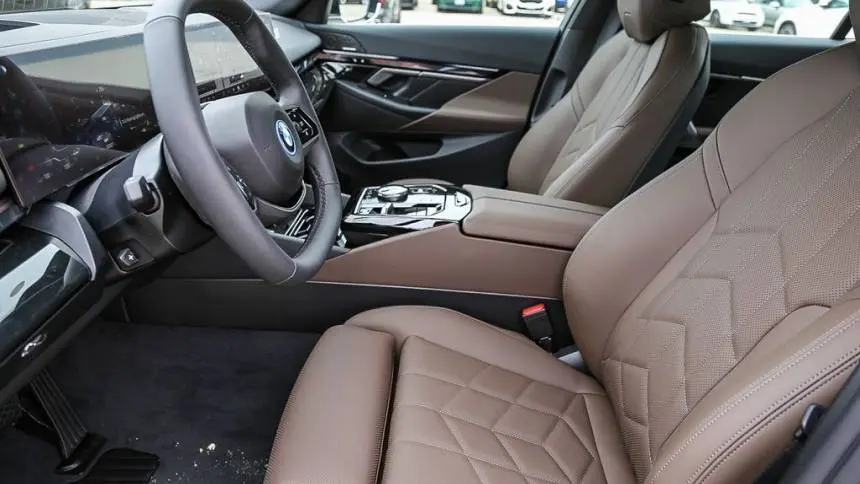 2025 BMW i5 WBY33FK04SCU77504