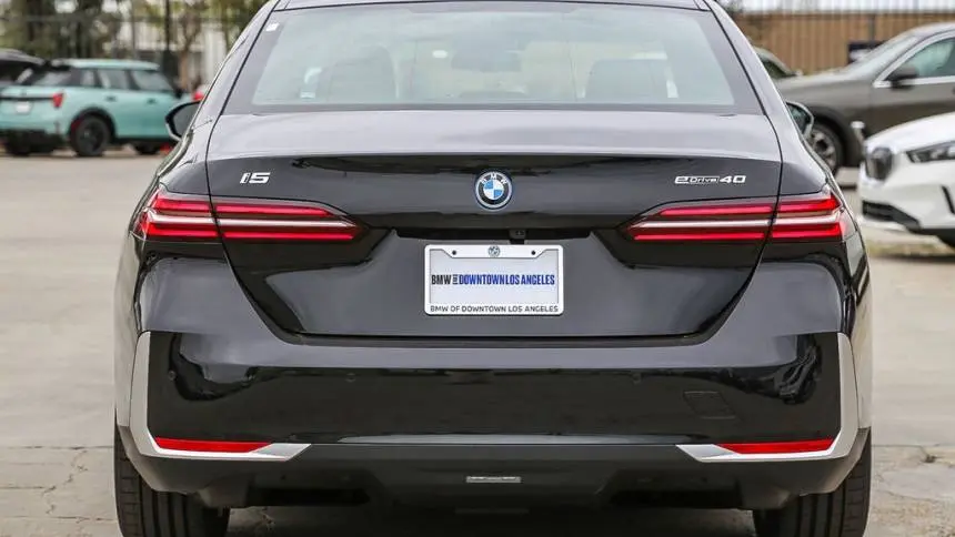 2025 BMW i5 WBY33FK04SCU77504