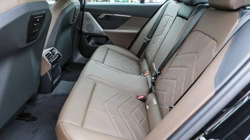 2025 BMW i5 WBY33FK04SCU77504