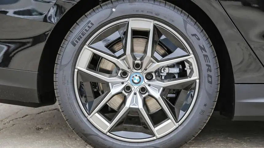 2025 BMW i5 WBY33FK04SCU77504
