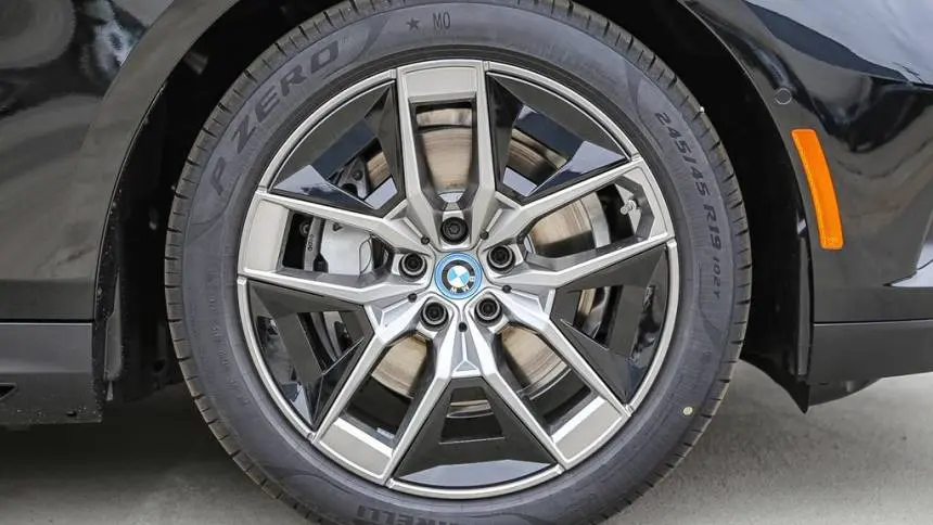 2025 BMW i5 WBY33FK04SCU77504