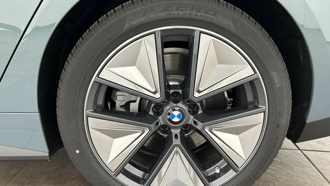 2025 BMW i4 WBY43HD07SFU83518