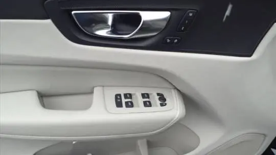 2025 Volvo XC60 YV4H60RC1S1121774