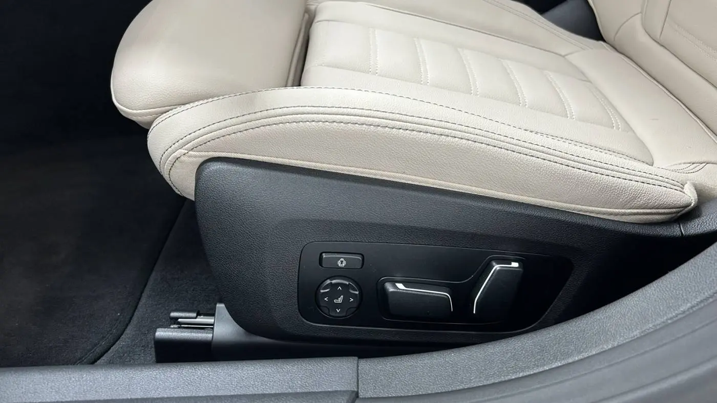 2025 BMW i4 WBY43HD07SFU83518