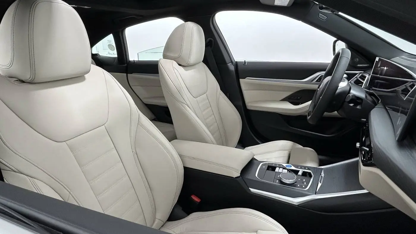 2025 BMW i4 WBY43HD07SFU83518