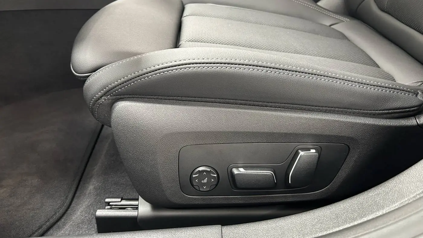 2025 BMW i4 WBY43HD00SFU86809