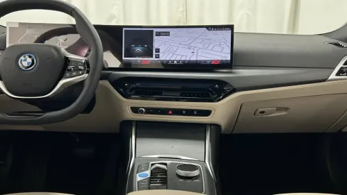 2025 BMW i4 WBY43HD07SFU83518
