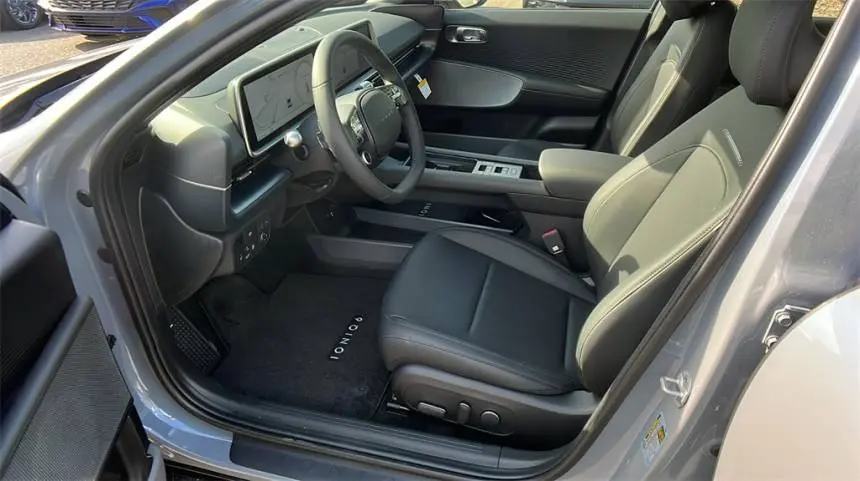 2025 Hyundai IONIQ 6 KMHM34AA1SA098052