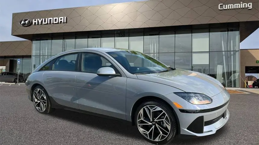2025 Hyundai IONIQ 6 KMHM34AA1SA098052