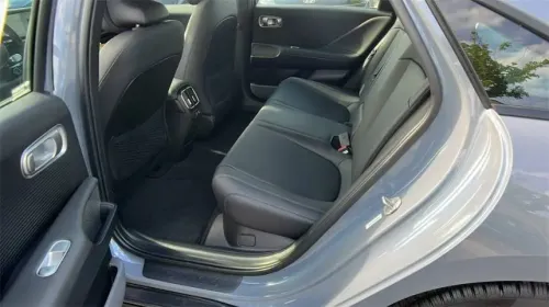 2025 Hyundai IONIQ 6 KMHM34AA1SA098052