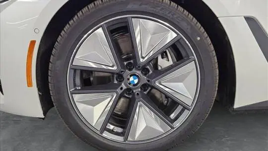 2025 BMW i4 WBY43HD08SFU82068