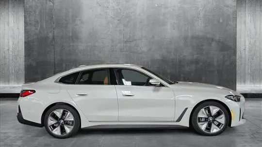2025 BMW i4 WBY43HD08SFU82068
