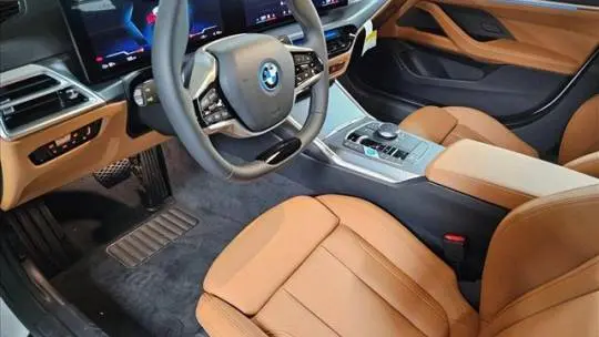 2025 BMW i4 WBY43HD08SFU82068