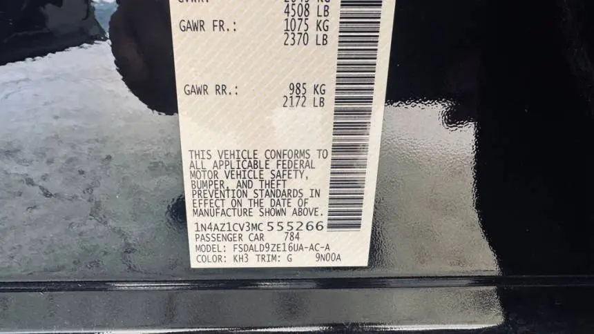 2021 Nissan LEAF 1N4AZ1CV3MC555266