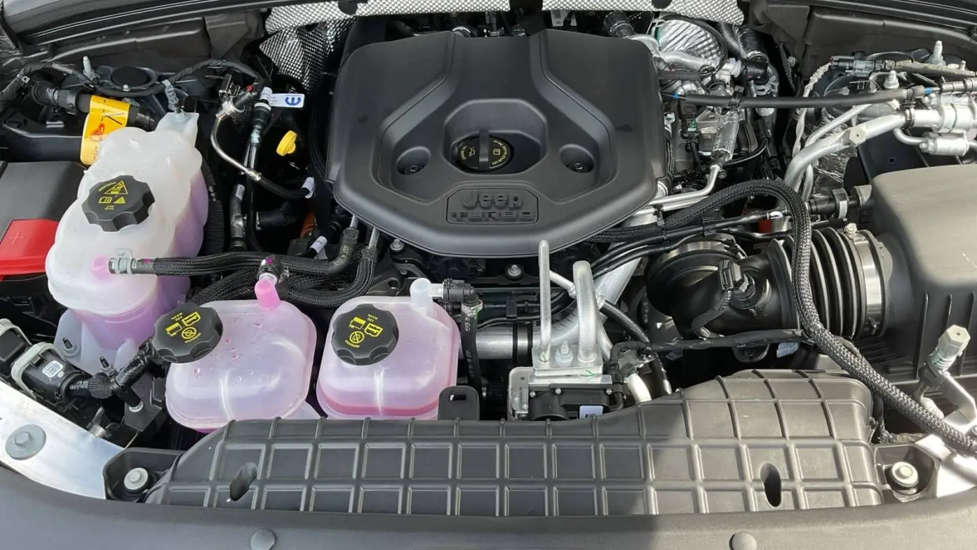 2025 Jeep Grand Cherokee 1C4RJYB61S8690589