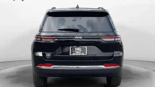 2025 Jeep Grand Cherokee 1C4RJYB61S8690589