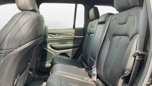 2025 Jeep Grand Cherokee 1C4RJYB61S8690589
