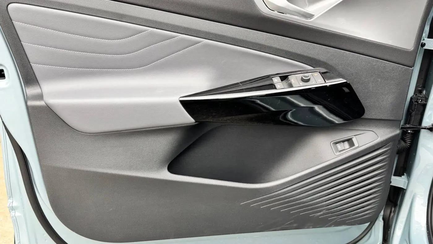 2025 Volkswagen ID.4 1V2WSPE85SC004976