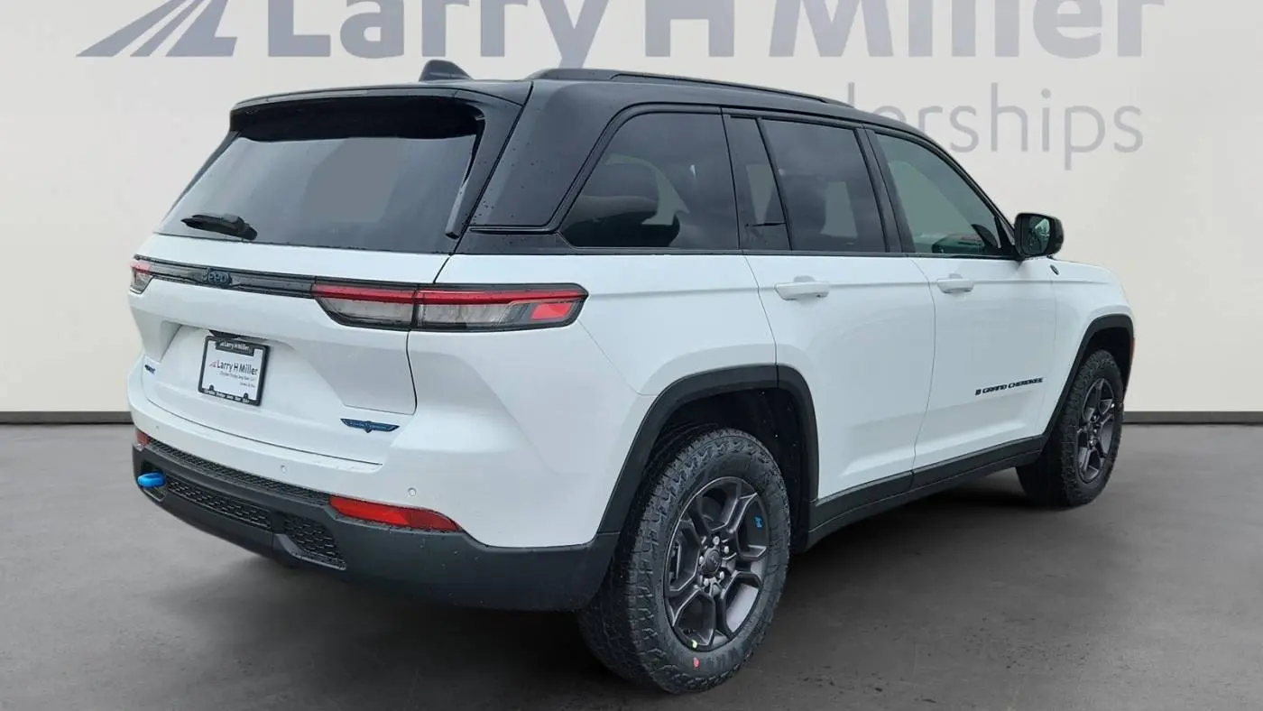 2025 Jeep Grand Cherokee 1C4RJYC63S8685313