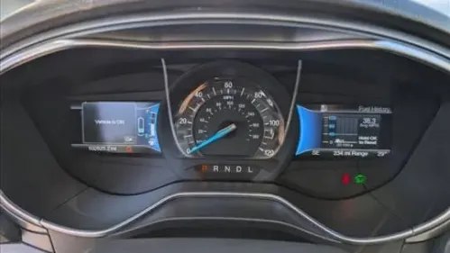 2016 Ford Fusion Energi - Images - 11