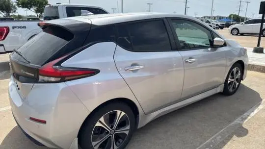 2022 Nissan LEAF 1N4AZ1CV4NC555973