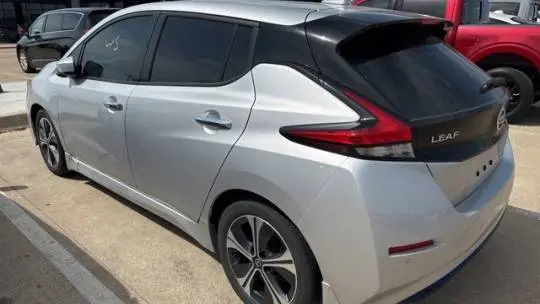 2022 Nissan LEAF 1N4AZ1CV4NC555973