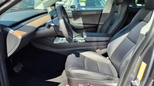 2021 Tesla Model Y 5YJYGDEE2MF138883