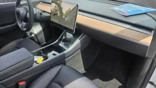 2020 Tesla Model Y 5YJYGDEE5LF052661