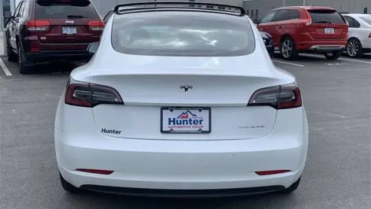2022 Tesla Model 3 5YJ3E1EB6NF271636
