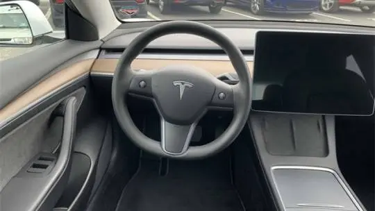2022 Tesla Model 3 5YJ3E1EB6NF271636
