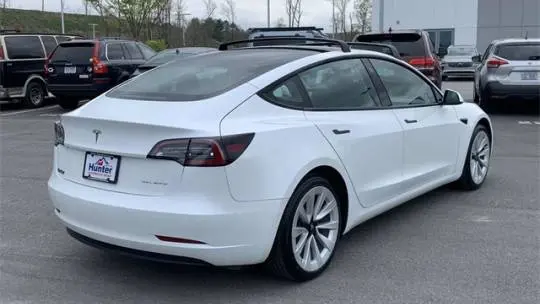 2022 Tesla Model 3 5YJ3E1EB6NF271636