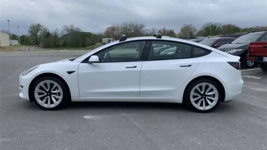 2022 Tesla Model 3 5YJ3E1EB6NF271636