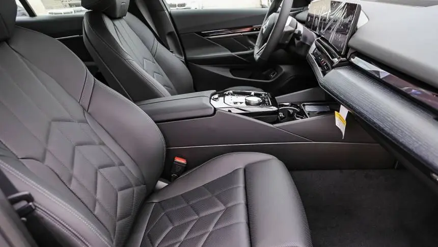 2025 BMW i5 WBY33FK08SCU73097