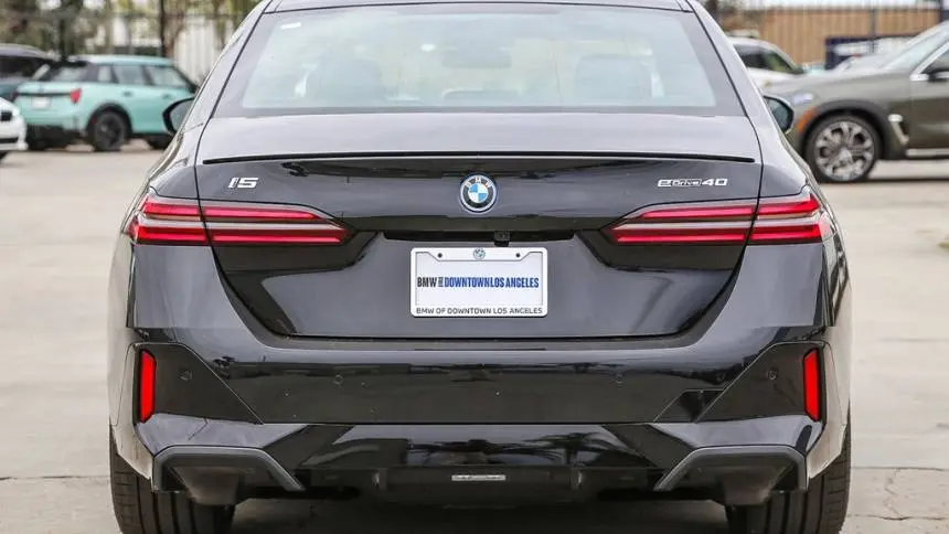 2025 BMW i5 WBY33FK08SCU73097