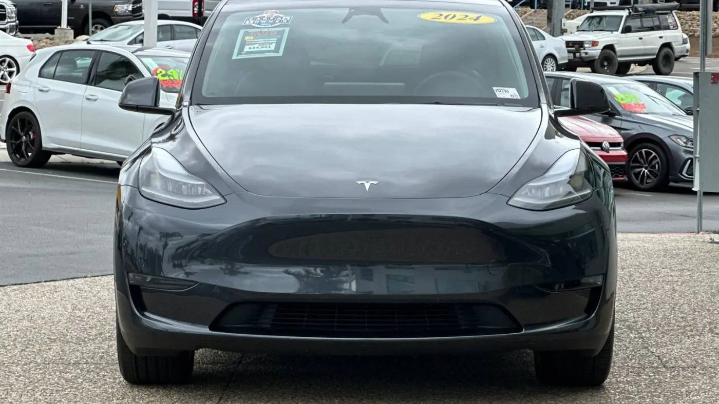 2024 Tesla Model Y 7SAYGDED3RF028944